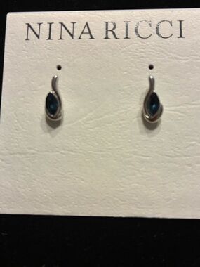 Nina Ricci NWT Rhodium plated Blue Swvorski Crystal Teardrop Stud Earrings